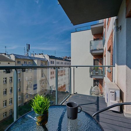 Stylish Kosciuszki Apartaments Near The Market Square With Free Garage Wroclaw By Noclegi Renters Kültér fotó