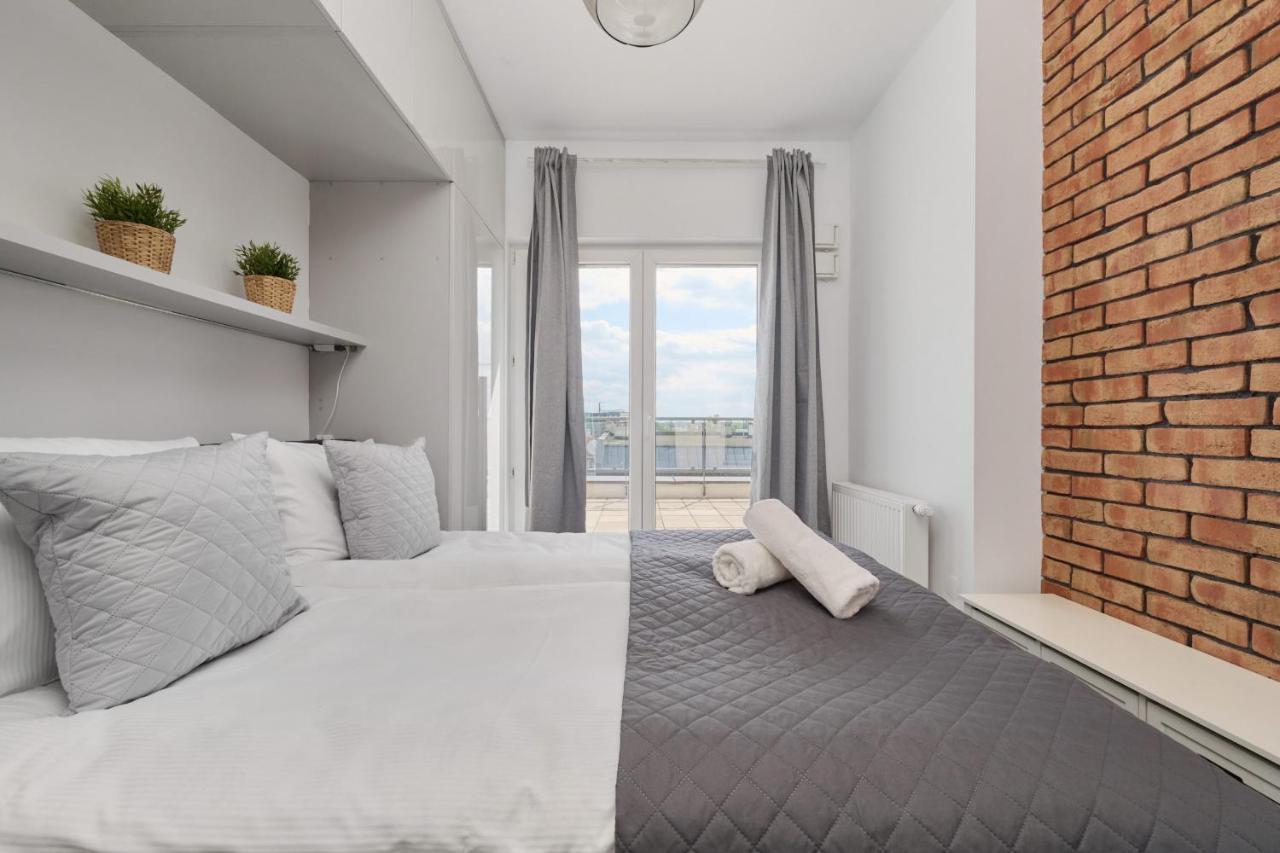 Stylish Kosciuszki Apartaments Near The Market Square With Free Garage Wroclaw By Noclegi Renters Kültér fotó