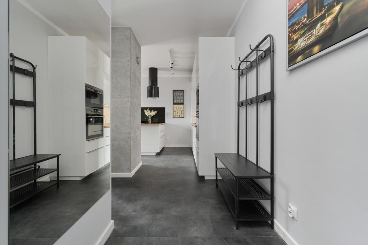Stylish Kosciuszki Apartaments Near The Market Square With Free Garage Wroclaw By Noclegi Renters Kültér fotó