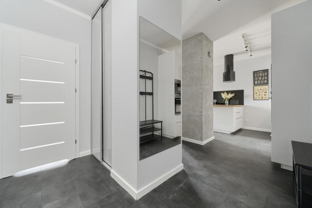 Stylish Kosciuszki Apartaments Near The Market Square With Free Garage Wroclaw By Noclegi Renters Kültér fotó