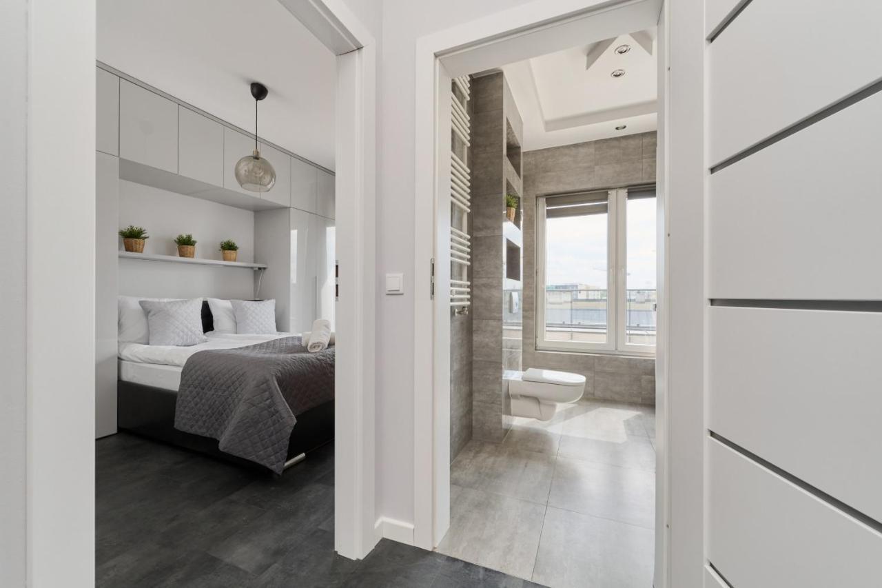 Stylish Kosciuszki Apartaments Near The Market Square With Free Garage Wroclaw By Noclegi Renters Kültér fotó