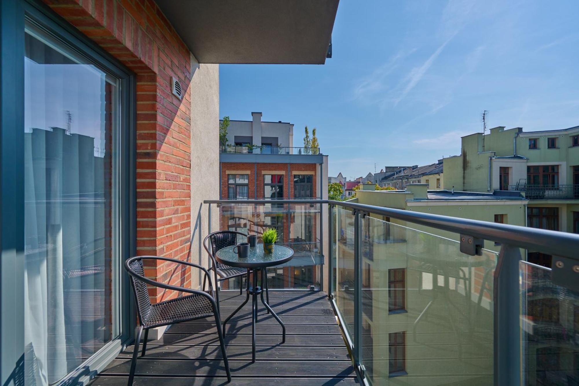 Stylish Kosciuszki Apartaments Near The Market Square With Free Garage Wroclaw By Noclegi Renters Kültér fotó
