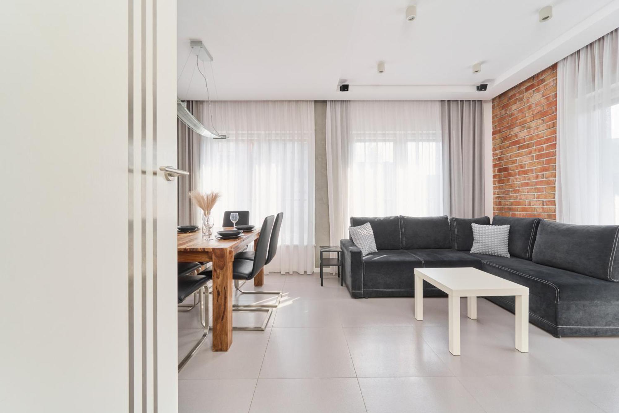 Stylish Kosciuszki Apartaments Near The Market Square With Free Garage Wroclaw By Noclegi Renters Kültér fotó