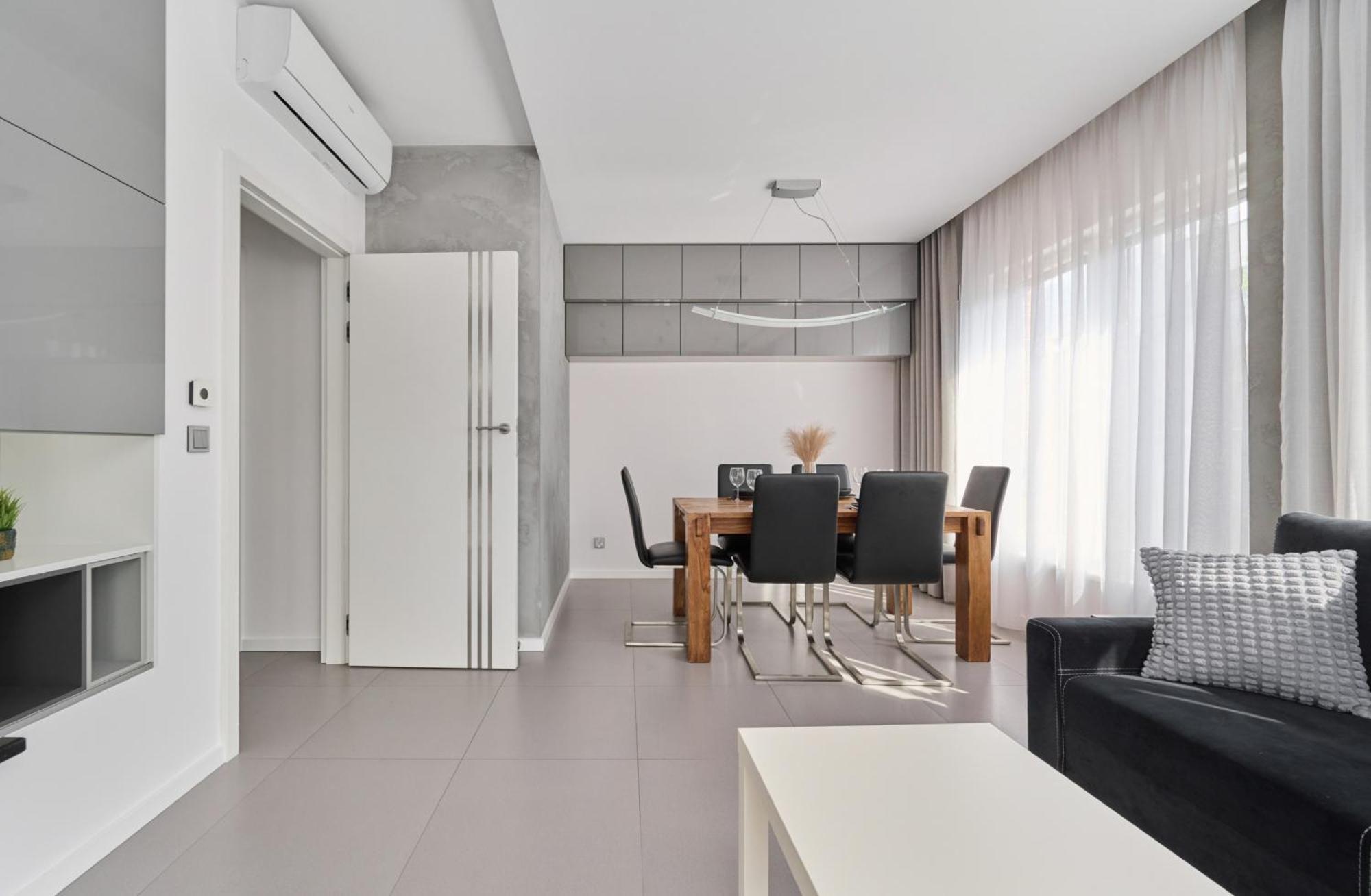 Stylish Kosciuszki Apartaments Near The Market Square With Free Garage Wroclaw By Noclegi Renters Kültér fotó