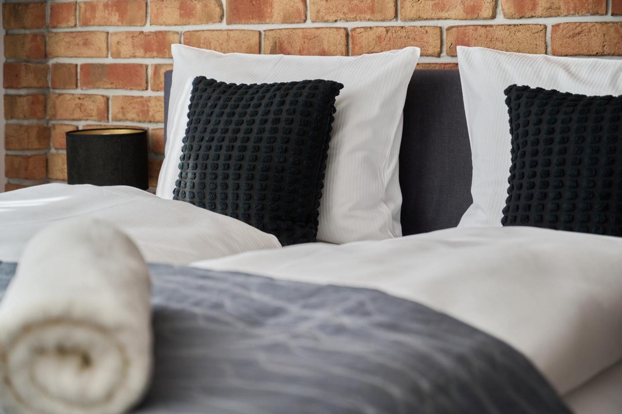 Stylish Kosciuszki Apartaments Near The Market Square With Free Garage Wroclaw By Noclegi Renters Kültér fotó