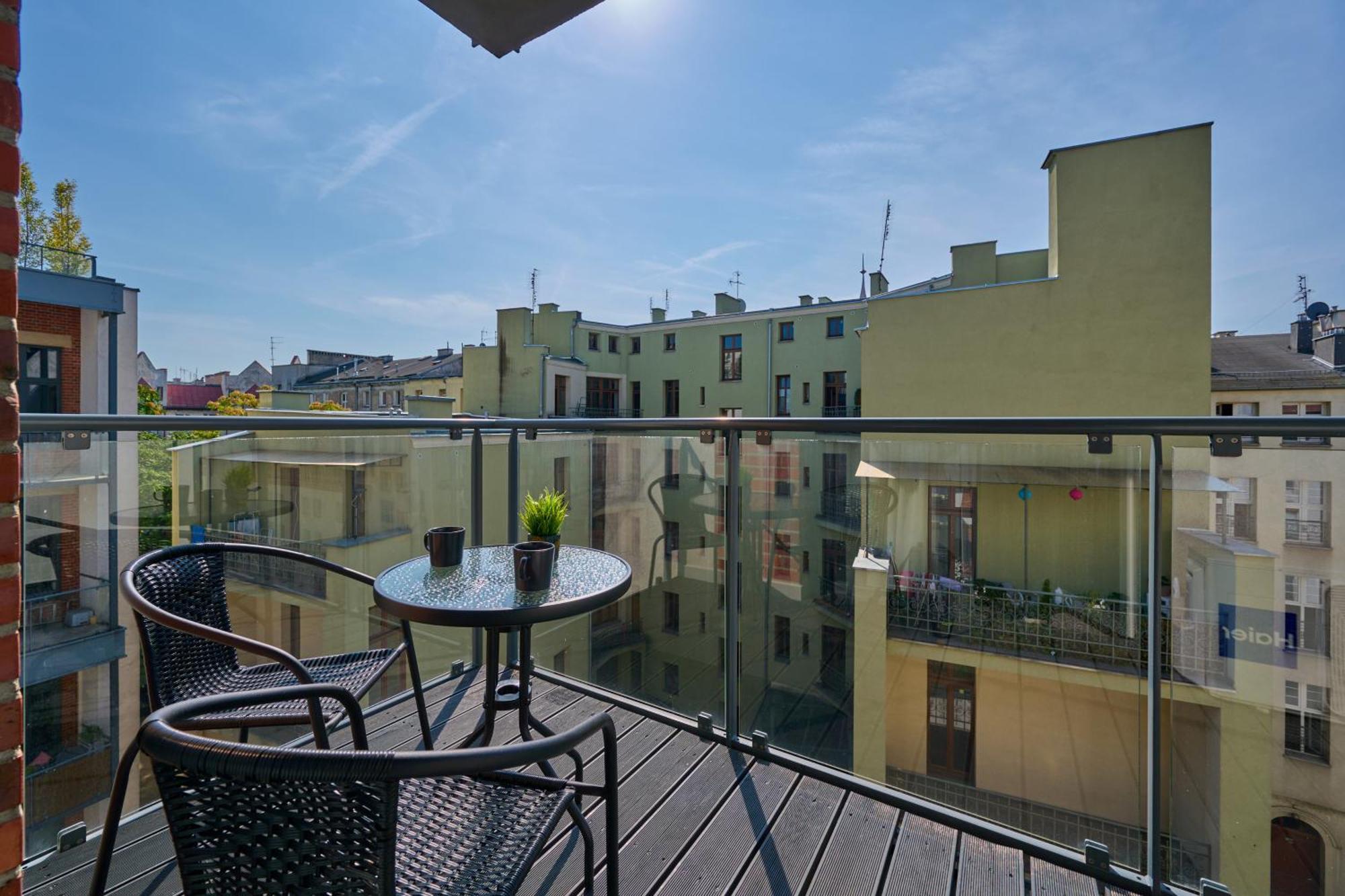 Stylish Kosciuszki Apartaments Near The Market Square With Free Garage Wroclaw By Noclegi Renters Kültér fotó