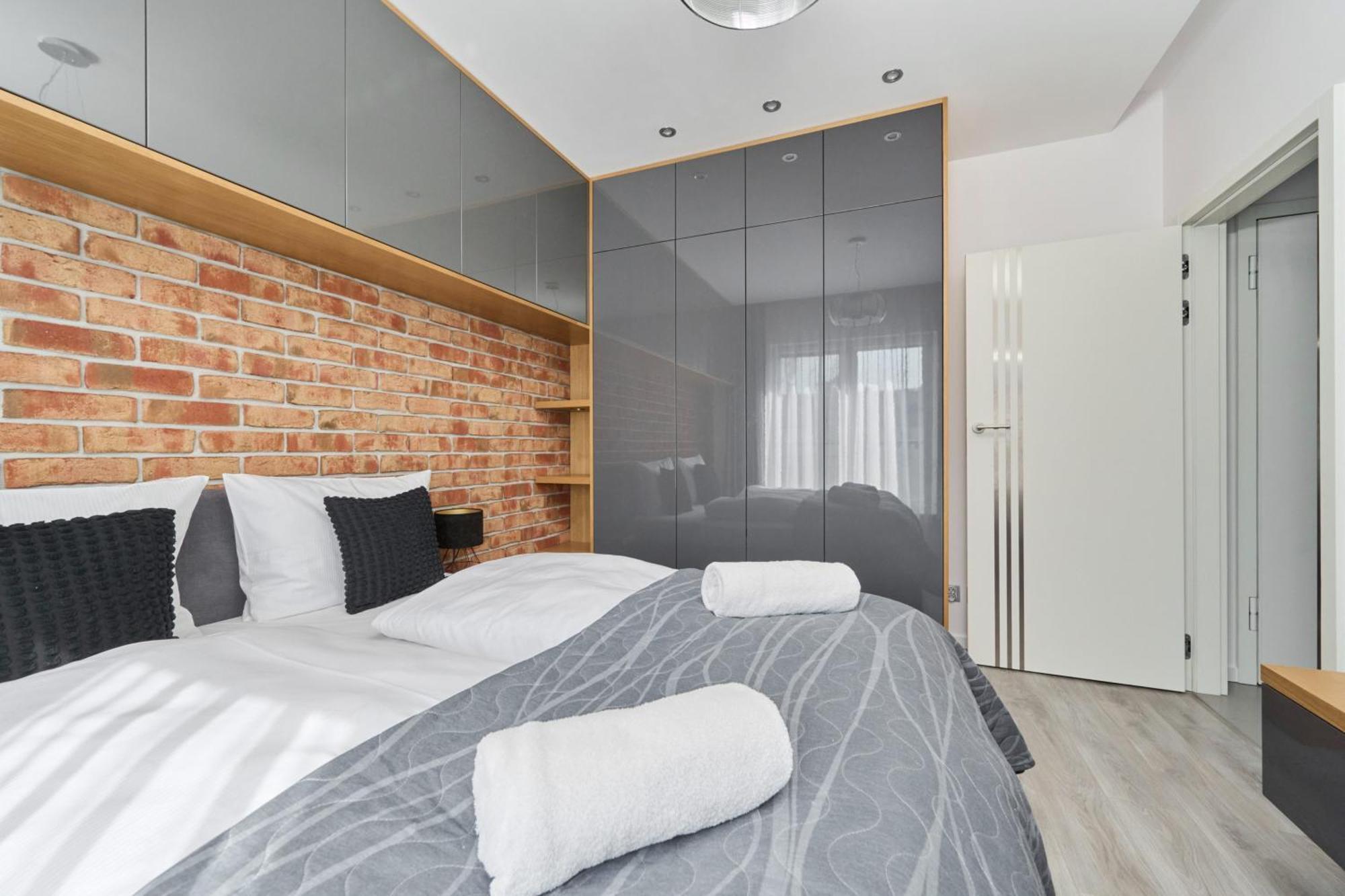 Stylish Kosciuszki Apartaments Near The Market Square With Free Garage Wroclaw By Noclegi Renters Kültér fotó